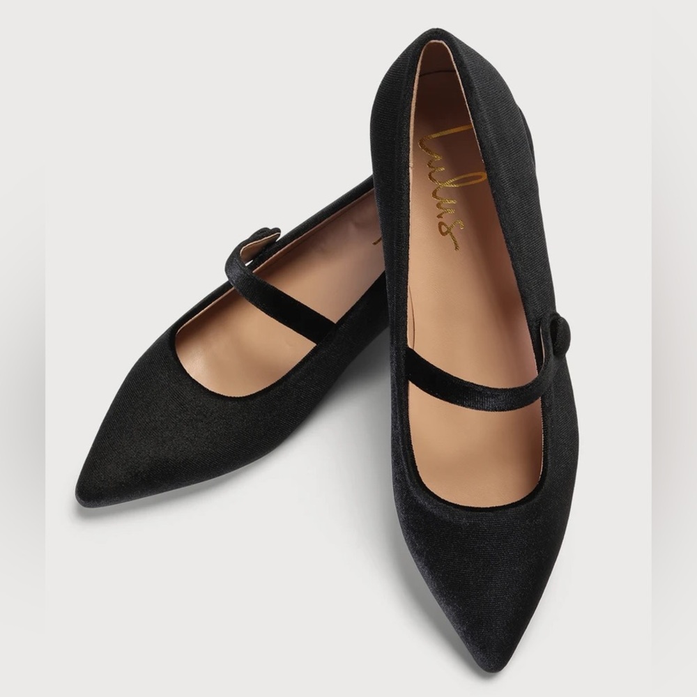 Lulu’s Velvet Flats in Black Size 5.5